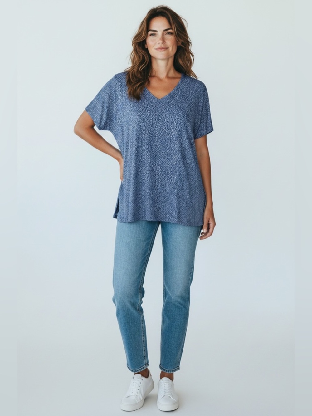 Athleta Women’s Size L Short Sleeve V-Neck Breery Cheetah Blue Print Tee